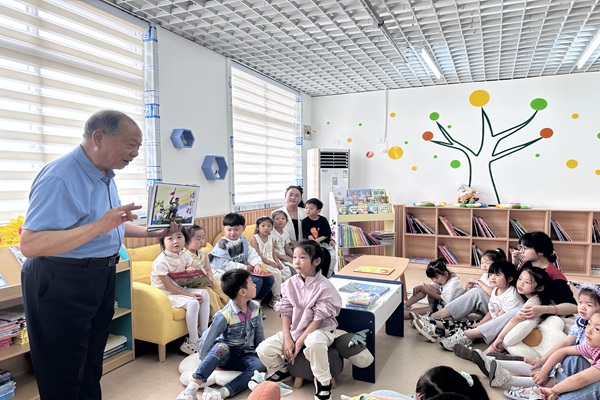 宿城中心幼兒園開(kāi)展“七彩的夏日”暑假系列活動(dòng)